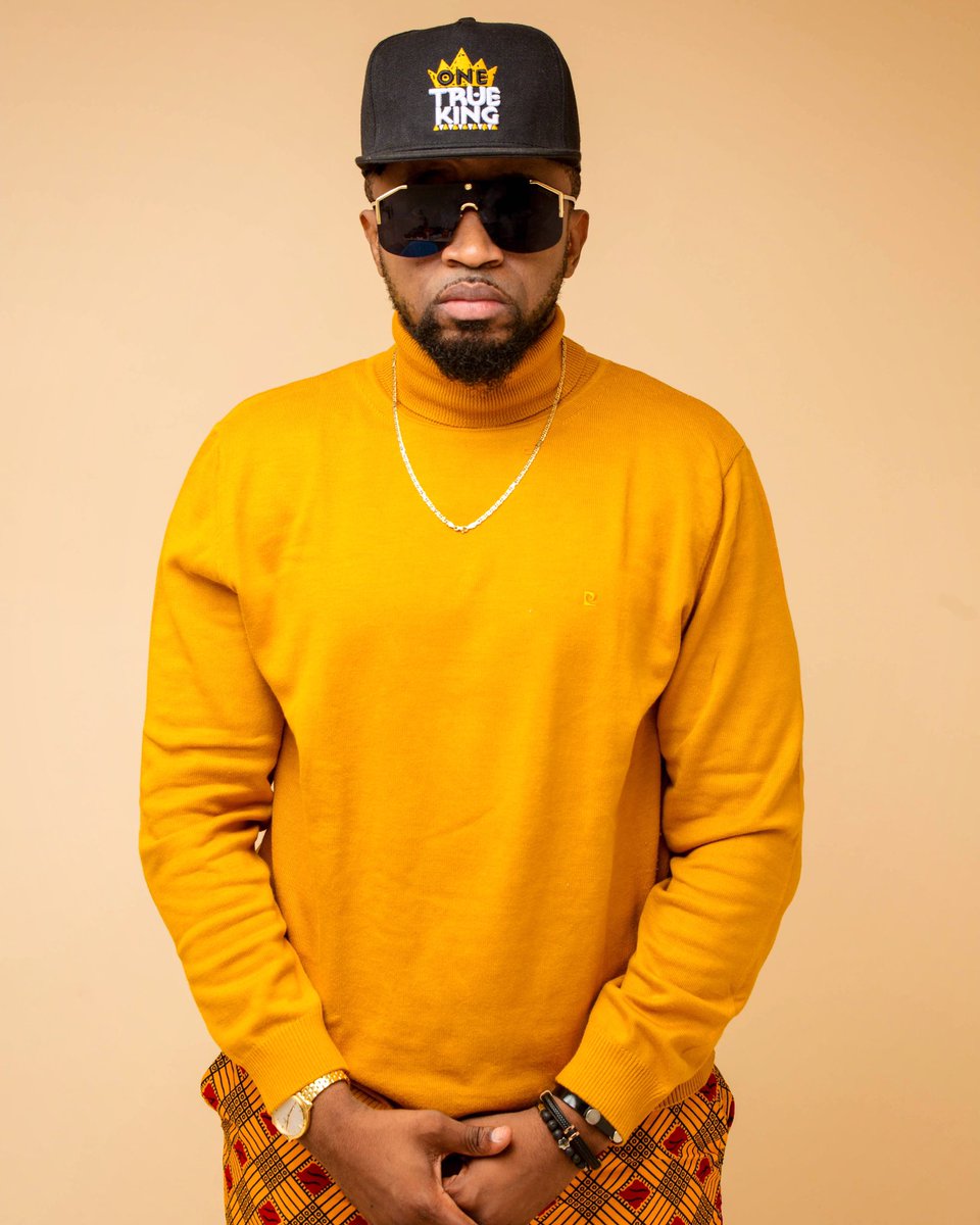 AleshOfficiel's tweet photo. Dès maintenant, Vous pouvez suivre votre album MONGONGO sur YouTube en cliquant ici: https://t.co/wOZwTGk4fK.
One love ✌🏽. https://t.co/uJkm4OMSXY