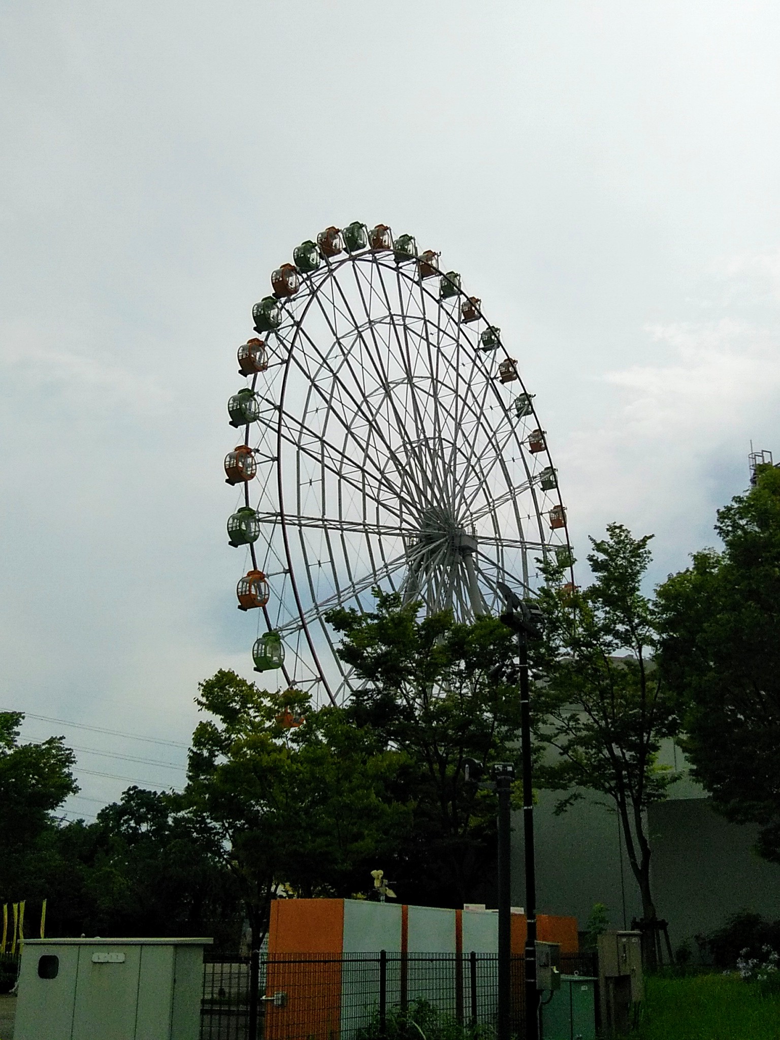 シロっち 今日は観覧車 記念日 ５年前の７月10日 当時はまだ友達以上恋人未満な関係だった旦那さまと初めて観覧車に乗った日 って事で思い出の観覧車に乗ってきました 河川環境楽園 アクアトトぎふ オアシスパーク 観覧車 T Co