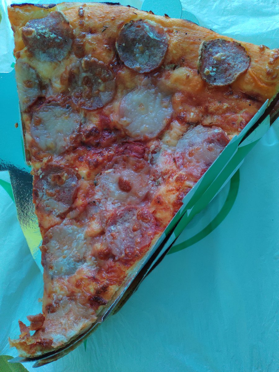 DookieWeed's tweet photo. Pizza time!!!!! #pizza #pizzadelivery #PizzaFriday #PizzaHutxAR3NA #pizzaofdeath #PizzaMood #pizzakanyaapizzabuona #goodfood #homemade #proud #cooking #foodie https://t.co/7dGrIkD6ON
