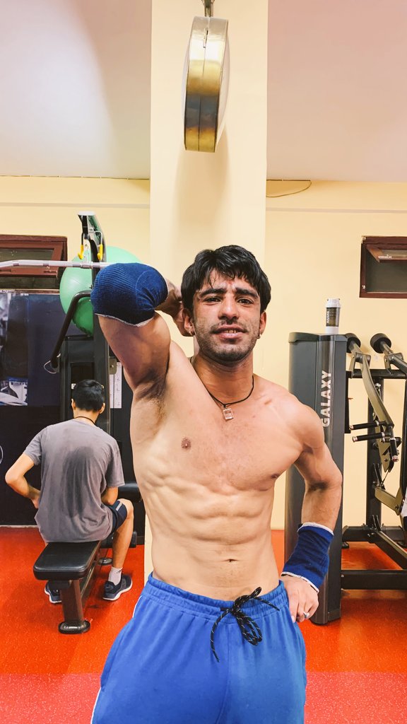 im111arunaditya's tweet image. No matter what keep working