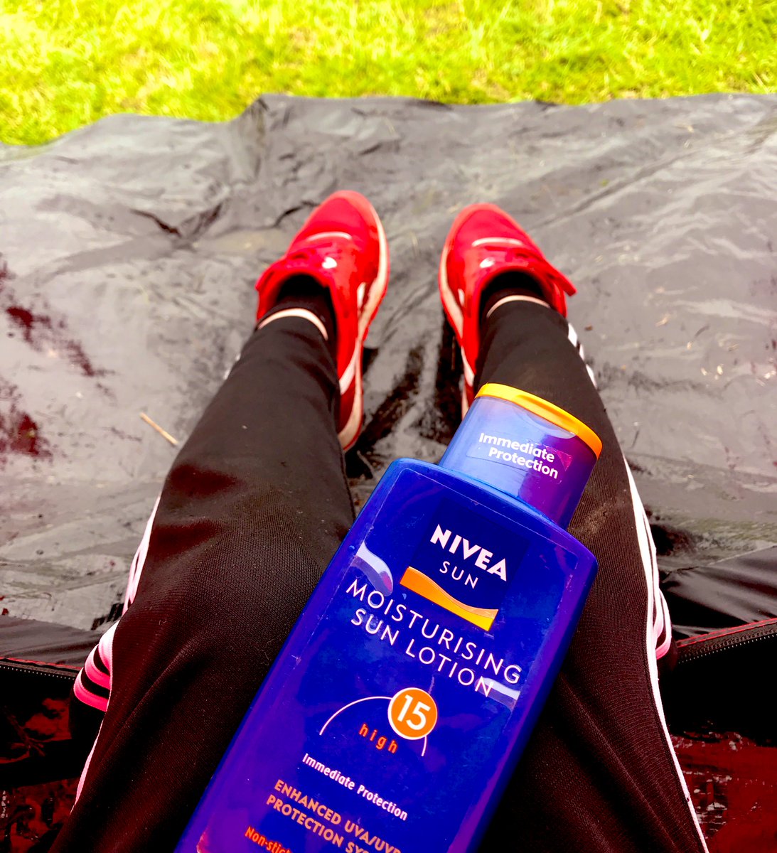 <a href="/watsoncomedian/">Mark Watson, still here but very much also Bluesky</a> had us CRYING last night <a href="/CambFest/">CambridgeComedyFest</a> in the rain. 100% worth drenching everything I own. Day 2 = positive vs. optimistic. #rain #staypositive #drenched #comedy #festival