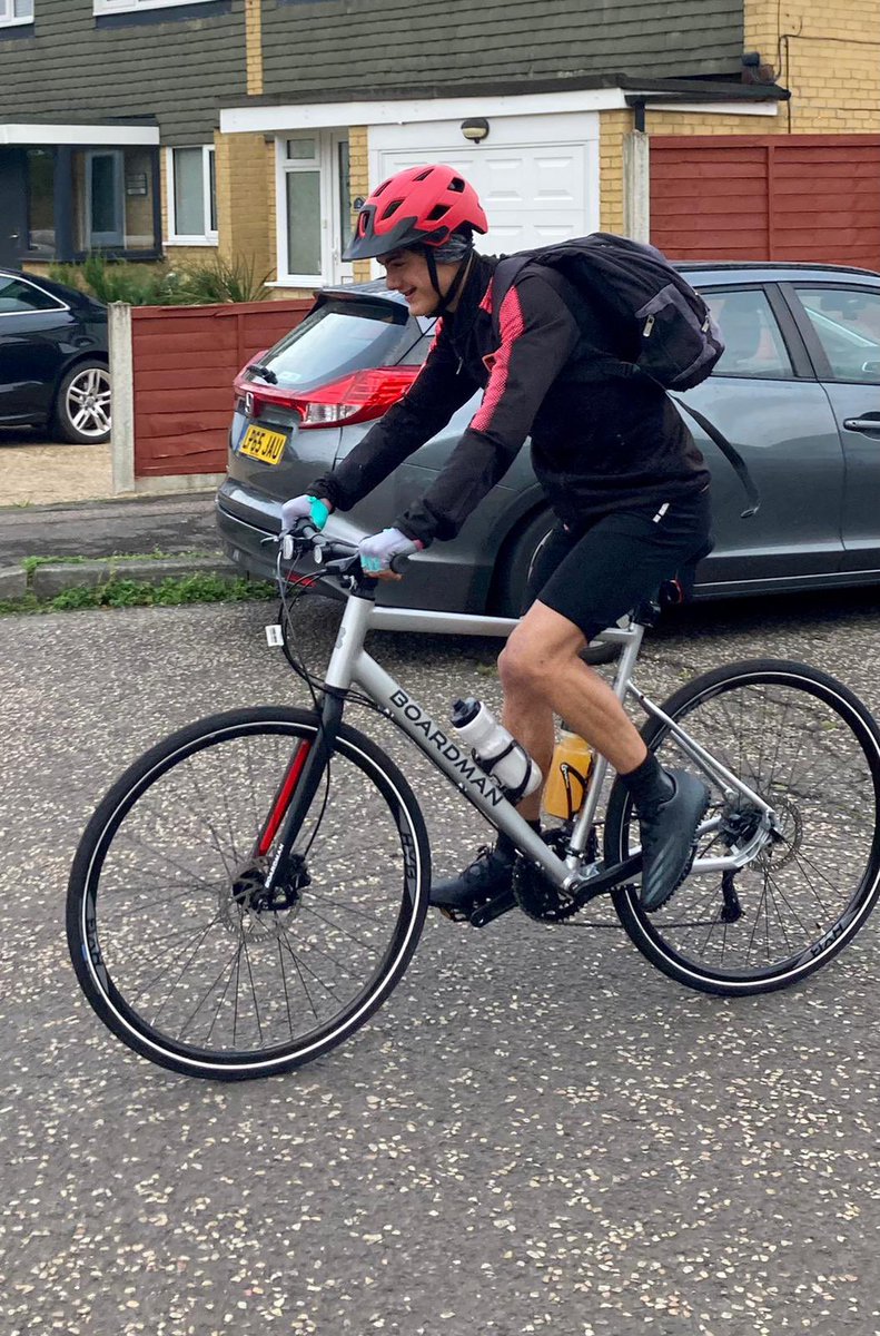 A MASSIVE shout out to Jamie Land who is cycling 100 miles in 1 day to raise funds for the Fridge 
🚴‍♂️🚴‍♂️ GO GO Jamie 🚴‍♂️🚴‍♂️

It’s not too late to sponsor him 

paypal.me/hemelfridge

We also want to send HUGE thanks to  
Teamware Ltd for helping us with T-shirt’s at short notice