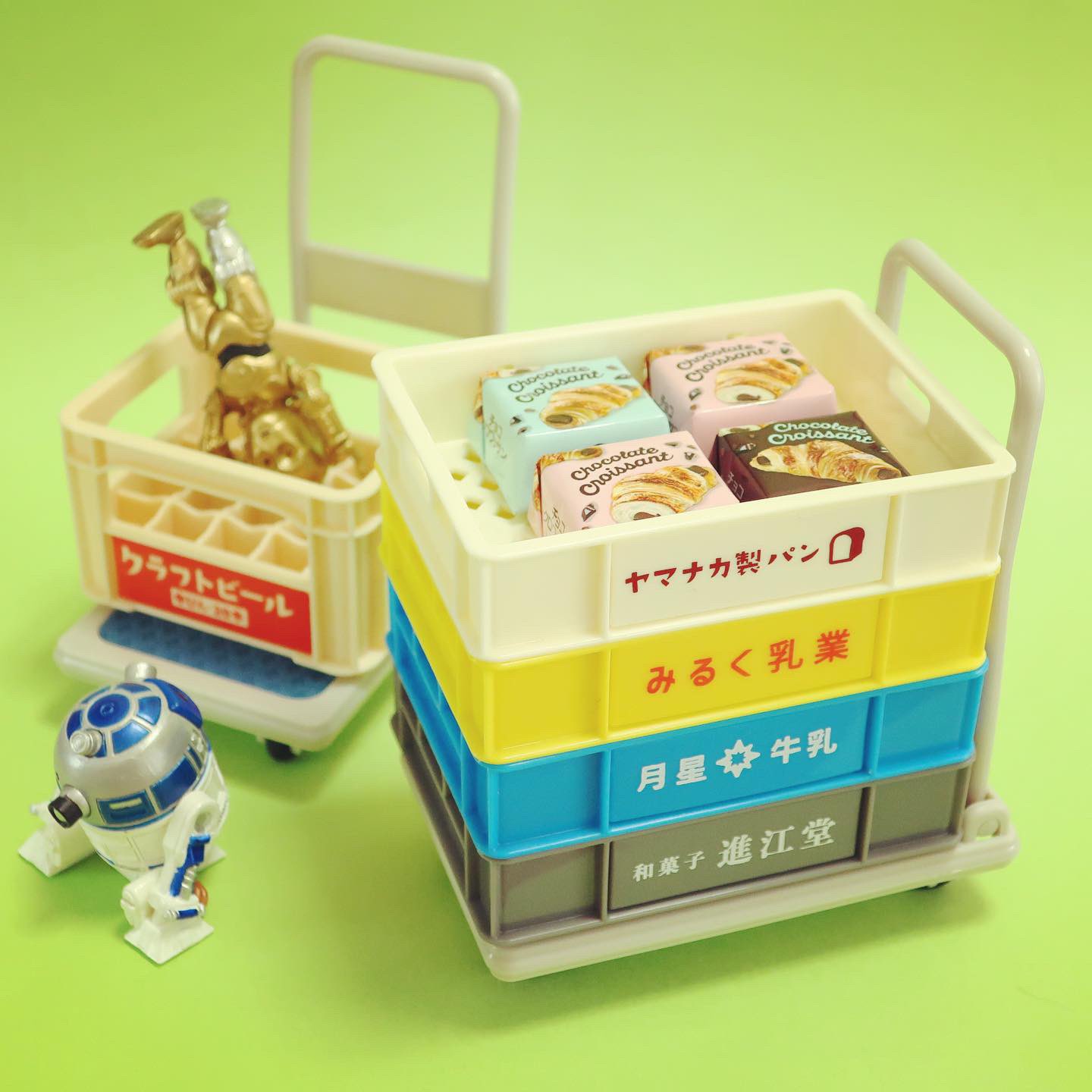 Neorix Nowar ミニチュアフードコンテナと台車でチロルを運搬してみた ヤマナカ製パン のコンテナかわいいな 100均で大人買いorz T Co Eexkfl493f チロルチョコ チロル チロラー チロリスト ダイソー セリア ミニチュアフード台車