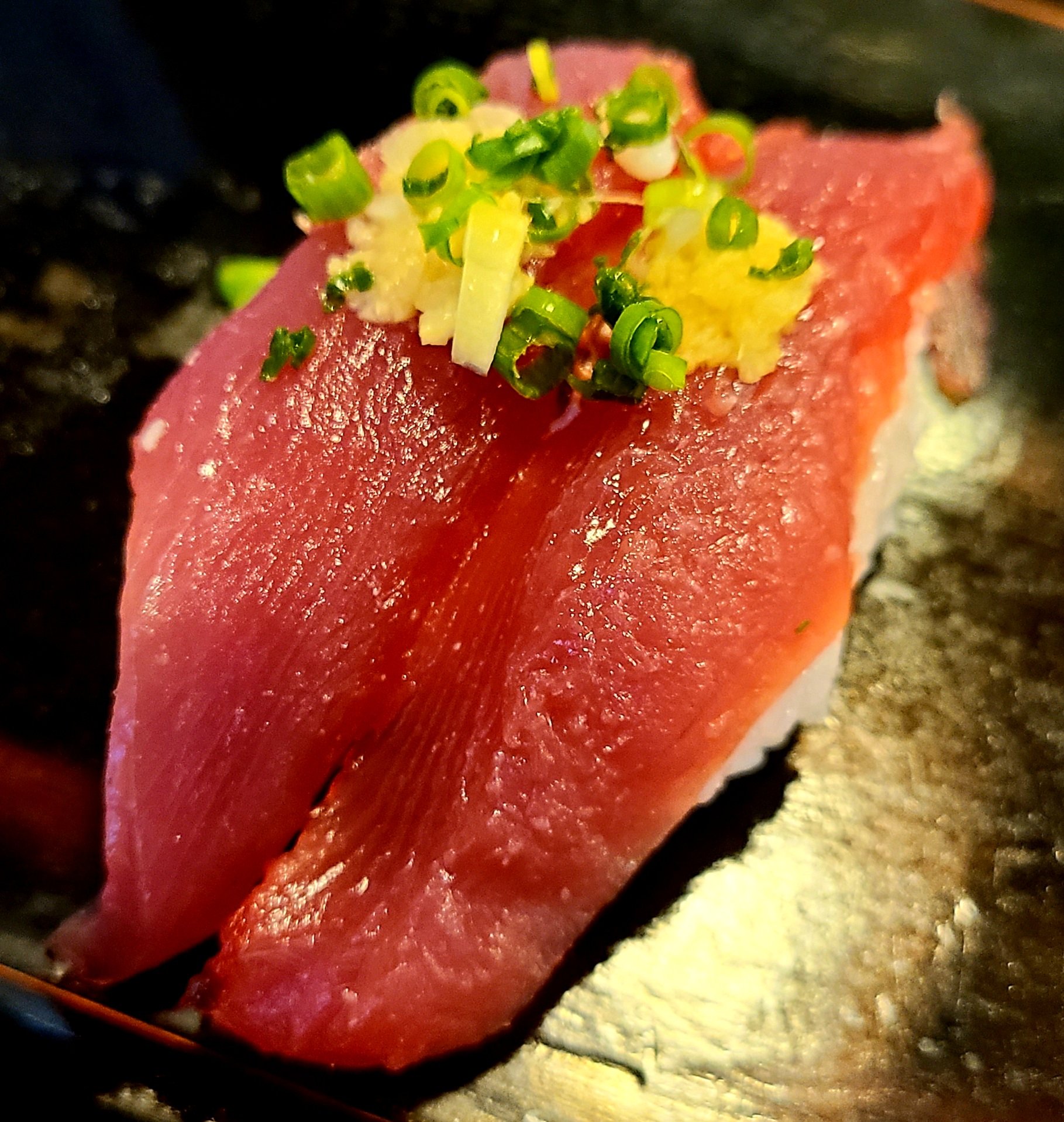 古川おじさん 昼食 板橋 魚がし鮨 板橋総本店さん カツオ握り 夏カツオも有り 独特の風味まさにカツオ 赤貝握り 旬です ミルキーで肉厚 歯応えコリコリ 鮪赤身握り ねっとり感は赤身の肝 繊維細かく大好き アワビ握りとウニイクラ軍艦 アワビ