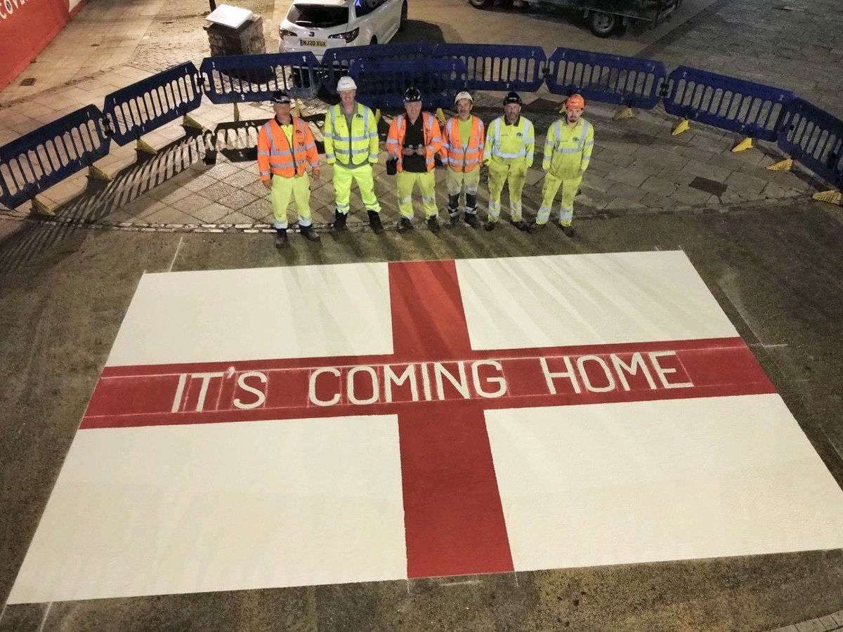 LabourSatvir's tweet photo. Thank you @balfourbeatty for making this happen and getting the city in the mood! It’s disappointing we’re not getting the big screens promised to us by local Tories, so appreciate this from Balfours! #EnglandFinal #ItsComingHome 💪⚽️ https://t.co/ukVjDe5xo7