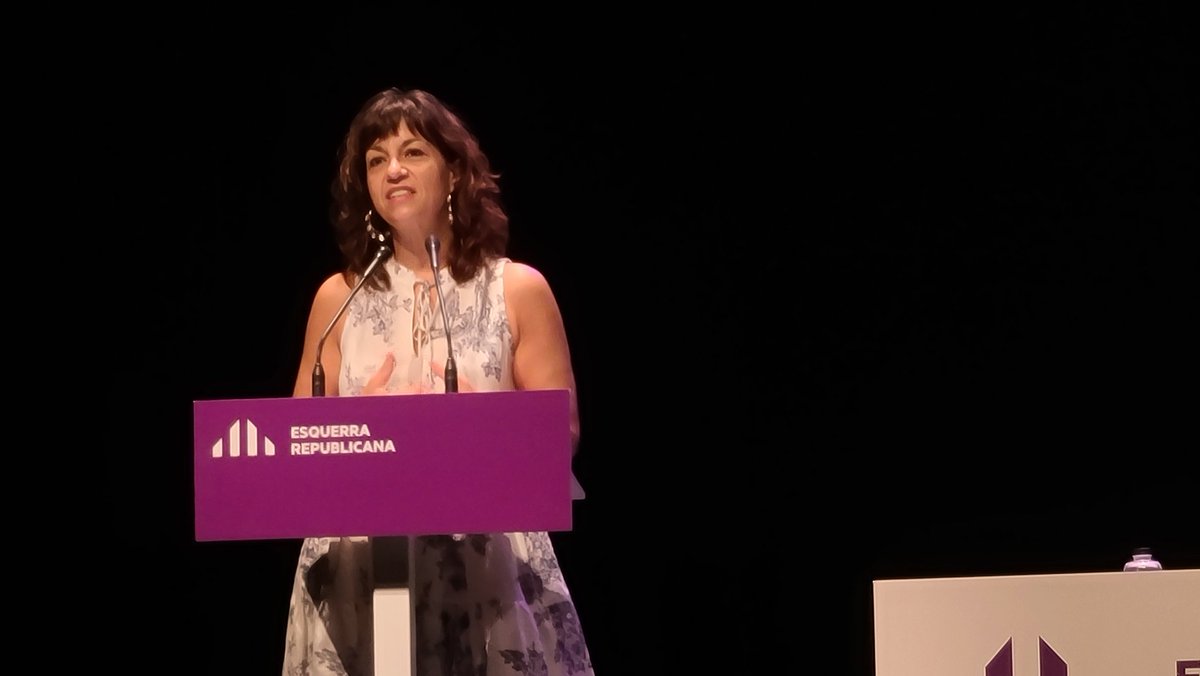ERC_LaSegarra's tweet photo. Avui som a #Tarrega a l'Assemblea Nacional de Dones d'@Esquerra_ERC. Una trobada
per a fer xarxa i sororitat i impulsar la revolució feminista necessària per a bastir la República Catalana de la #igualtat, els drets i les oportunitats
#assembleadonesERC #donesERC https://t.co/X4rvCzhcBY