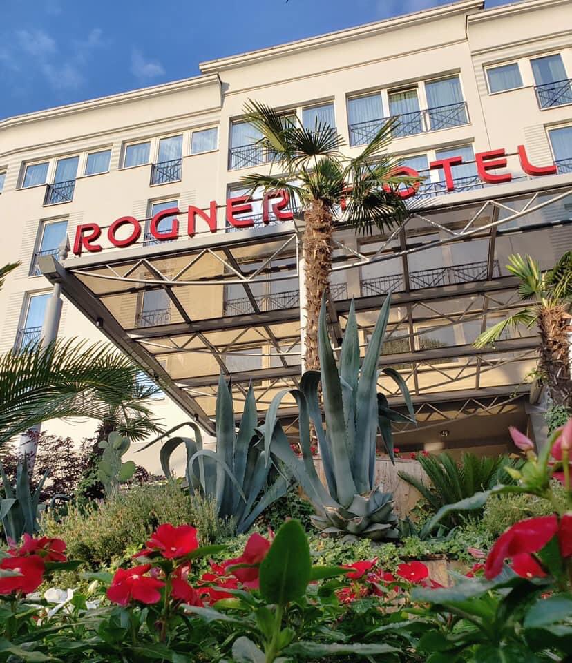 🌺 The doors of the historic Rogner Hotel will lead you to a memorable hospitality experience! #thegardenhotel
.
.
.
.
.
#rognerhotel #tiranahotel #rogner #rognerhoteltirana #summertime #visittirana #visitalbania #businesshotel #leisurehotel #garden #5starhotel