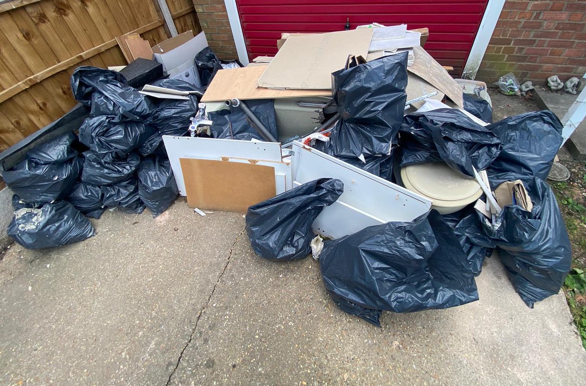 CBS_Waste's tweet image. Have England got this in the bag? And if you have rubbish that needs taking away, get in touch with CBS Waste.

〰️〰️
Call us now on 01480 220434 ☎️
Message us for an instant quote 📲
Email us info@cbs-waste.org 📩
〰️〰️

#cbswaste #euro2020 #engita #eurofinal