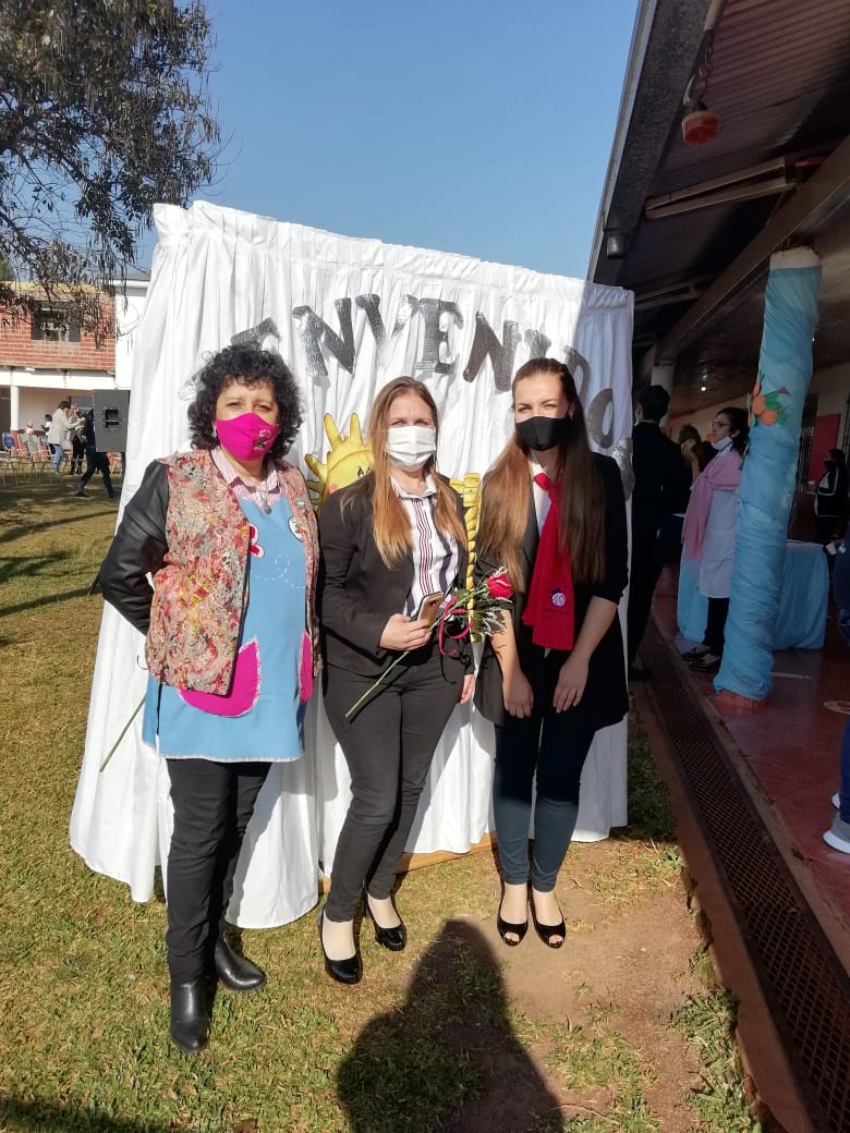 La Supervisión de Nivel Inicial Reg V  participó del acto del 9 de Julio Día de la Independencia junto la la Directora del NENI 2048 y colegas <a href="/CGEMisiones/">CGE Misiones</a> <a href="/Deinicialmisio1/">Deinicialmisiones2016</a> <a href="/jalbertogalarza/">Juan Alberto Galarza</a>