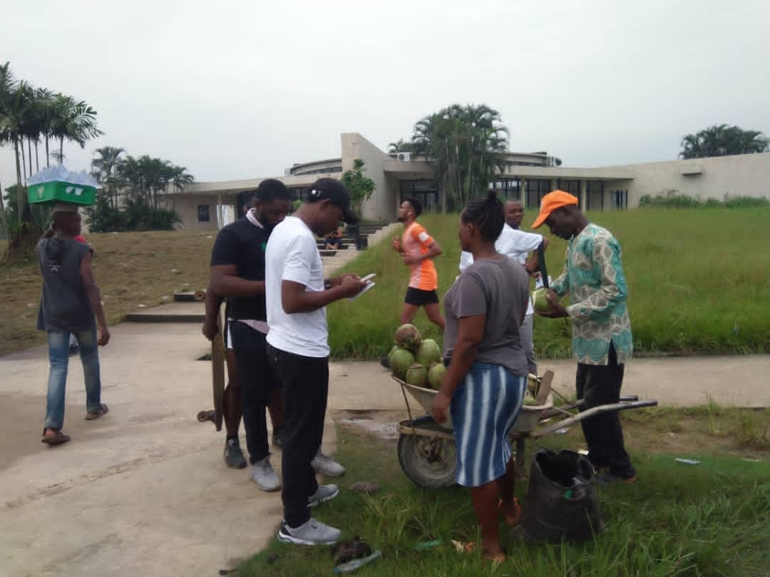 romeocza's tweet photo. Today "The Amazing Grace Hub", a group of Civil Society Actors launched a massive sensitization and online registration of citizens for INEC's CVR. The online registration is very easy (fliers in the thread). Last Slide: improvising INEC's white background 😂
#TAGhub #GetYourPVC https://t.co/aj7rmKjYqW