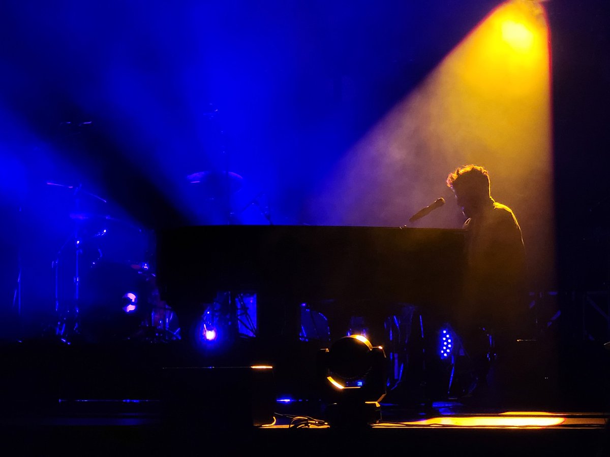 Donde guardas tanta luz <a href="/PabloLopezMusic/">Pablo López</a>. Simplemente mágico en compañía de mis locas despues de tanto tiempo. <a href="/marme_82/">marme82</a>