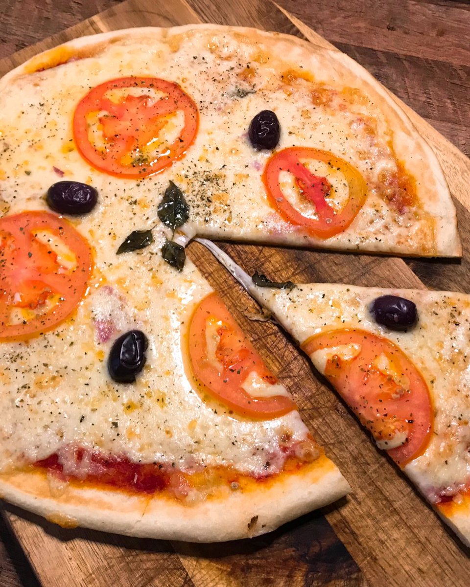 SacolaoDaSanta's tweet photo. 🎉Hoje é Dia da Pizza! 🍕💚

Venha garantir a sua pizza Da Santa para comemorar hoje! 😉

Compre online pelo https://t.co/1qQWcwKYft

💚

#DaSanta #diadapizza #pizza #sacolãodasanta
#sodasanta #vilamariana #sp #pizzalovers #rappibrasil #somostodosdasanta #pizzas #tudodasanta https://t.co/c1PpSGK8kD