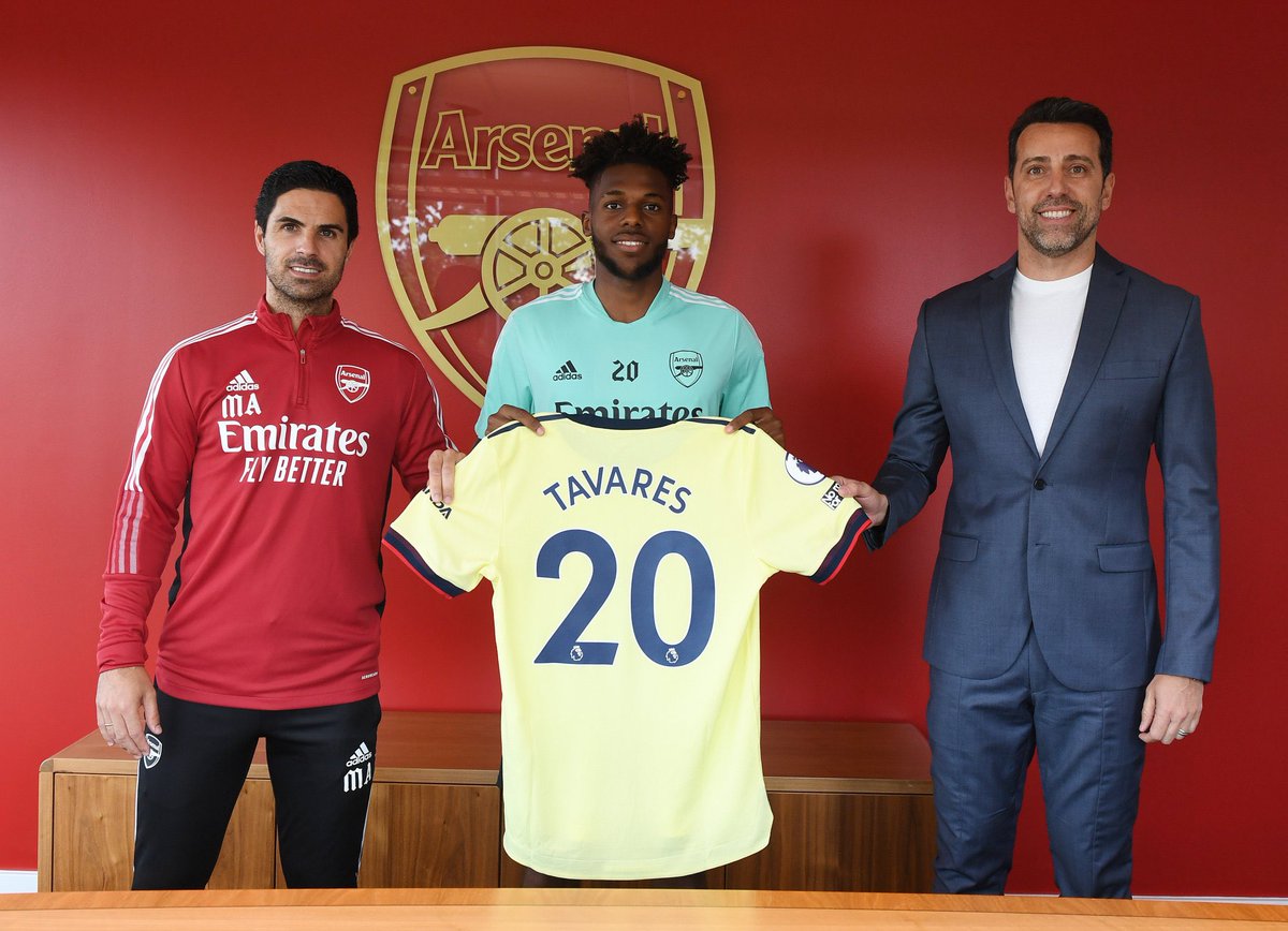 Arsenal_FC_S's tweet photo. رسمياً تعاقد #آرسنال مع الظهير الأيسر البرتغالي نونو تافاريس قادما من نادي #بنفيكا ..
#ميركاتو #الدوري_الإنجليزي #Arsenal #Guuners .. https://t.co/JF2UAYrhqs