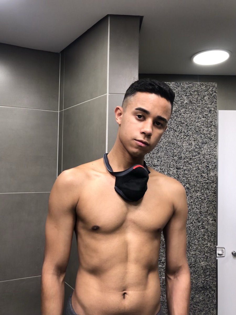 thalysonba's tweet photo. Gym time #PowerLGBT https://t.co/mQmFDLrMhK