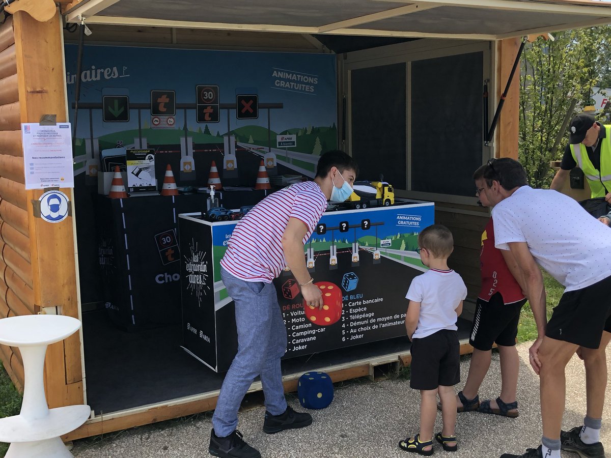 LassagneSandra's tweet photo. En direct de l’aire de Mâcon Saint-Albain pour une pause extraordin’aire sous le soleil ! Venez profiter des nombreuses animations pour un moment de plaisir jusqu’à 15h30 😉 https://t.co/NOoPeaCPEd
