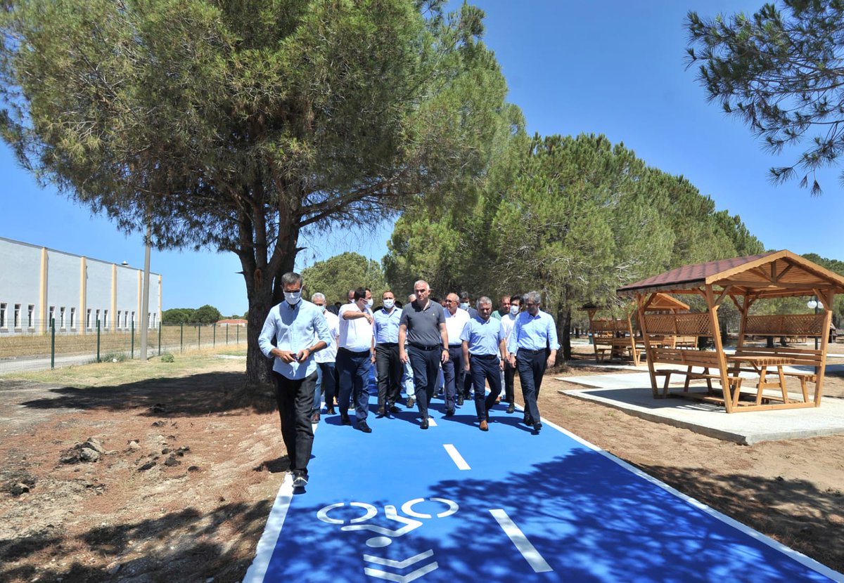 Beş yıldızlı bir anlayış ile sayılarını 7'ye ulaştırdığımız halk plajlarımızdan Manavgat Ücretsiz Halk Plajı'nda incelemelerde bulunduk. 

Sosyal bir yaşam alanı olarak tasarlanan, engelli ve doğa dostu bu plajlarımızın sayılarını gelecek yıl iki katına çıkartmayı hedefliyoruz.