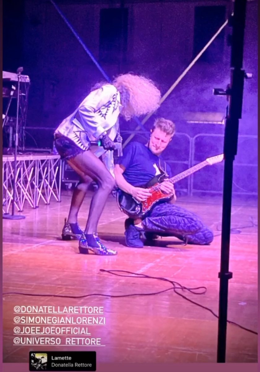 ViperaStefy's tweet photo. Posso dire che @SimoGianlorenzi e @Rettore_ sono pazzeschi!!!!!
Posso o no???
#tour #data0 #chieti https://t.co/ciXmMscqOZ