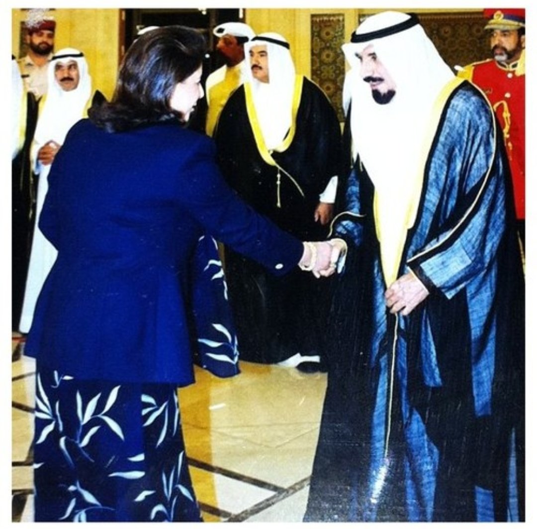 إنا لله وإنا إليه راجعون.. 🤲
انتقلت الى رحمة الله أختنا الكبيرة د. فوزية العبدالغفور
عضو هيئة التدريس بقسم الاصول والادارة التربوية 
بكلية التربية الاساسيه.. الهيئة العامة للتعليم التطبيقية والتدريب. 
الله يرحمها ويغفر لها ويعفو عنها ويجعل قبرها روضة من رياض الجنة🤲
<a href="/kuw_paaet/">الهيئة العامة للتعليم التطبيقي والتدريب</a>