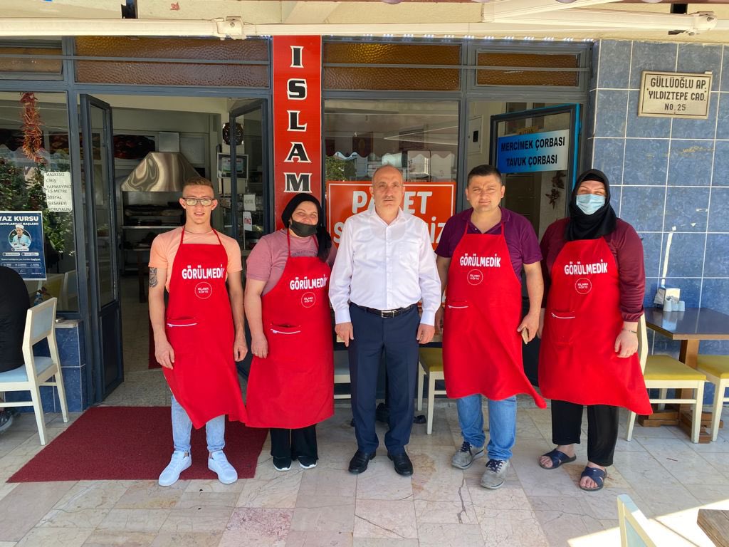 ‘Hanımeli Manav’

Kıymetli hanım kardeşimizin iş yerinin açılışını dualar ile gerçekleştirdik, devamında esnaflarımızı selamladık. 

Tüm esnaf ve iş insanlarımıza hayırlı ve bereketli kazançlar diliyorum.