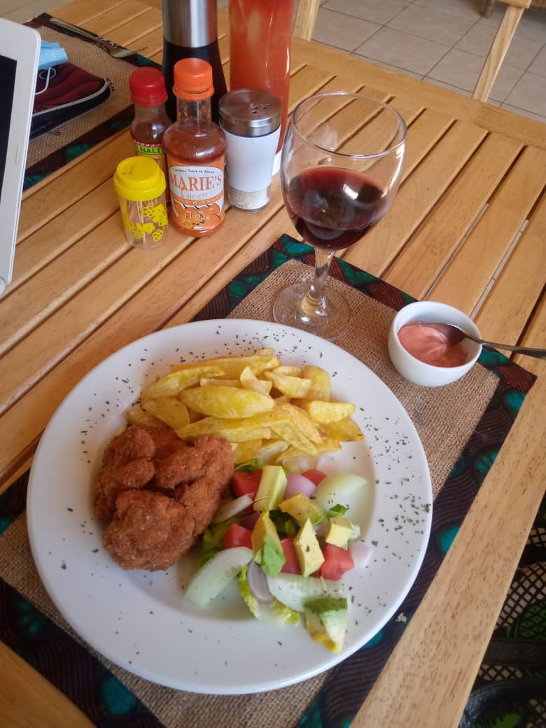 Ka solo tiyeni at <a href="/KwithuCafe/">Kwithu Kitchen Cafe & Restaurant</a>...the avo salad is so fresh!!