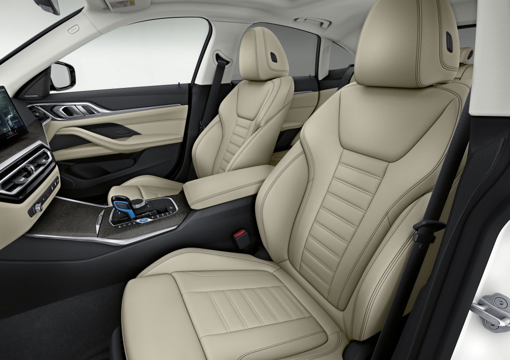 MyDriverland's tweet photo. 2021 BMW i4 eDrive40
The i4 features the fifth-generation of BMW’s eDrive electric motor technology and an 81kW (usable capacity) battery across the line-up. 

#bmw #i4 #electric https://t.co/aeLsVc5YOR