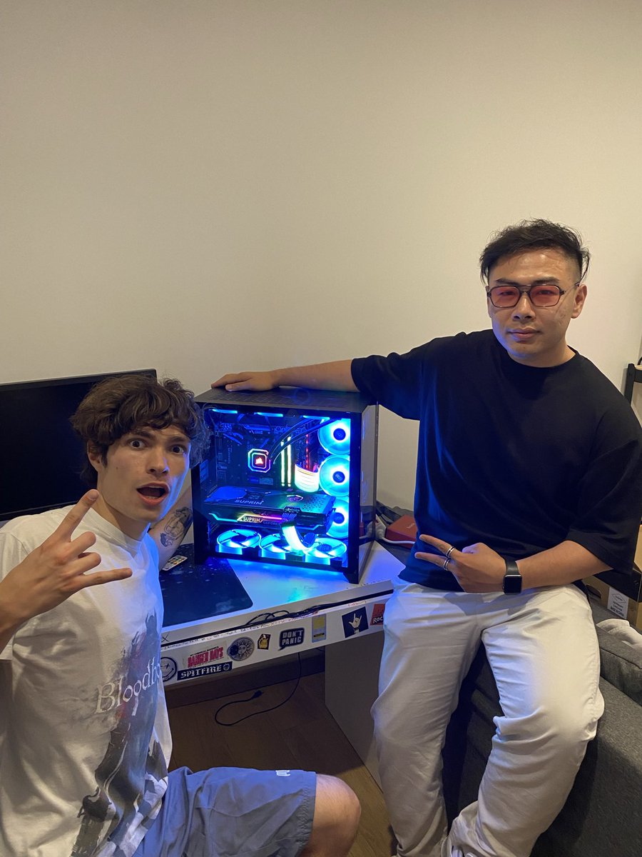CybertekConcept's tweet photo. ☑️New video☑️

La miff on vous pose là le dernier projet setup de Yuyu concept pour le frérot @TheRayton 🤝

🎥 : https://t.co/Yk4Ttx5oqs 
🎁 On vous fait gagner un pc à 1500€ 🤯🤯🤯: https://t.co/v63uY54R0l

RT un max les reufs on vous réserve encore plein de surprises 

😘😘😘 https://t.co/cazZ8bcxH0