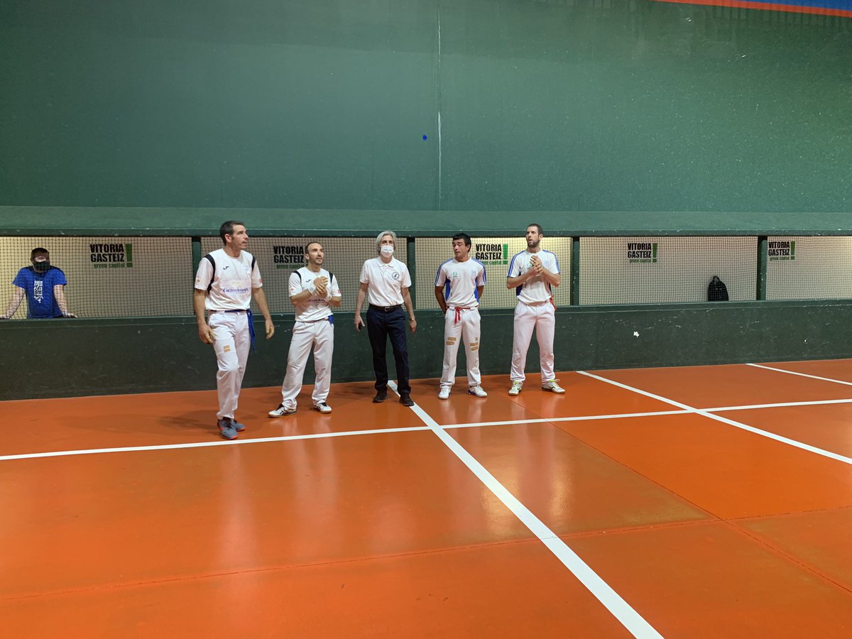 2021eko E.H-ko TRINKETEKO KLUBEN ARTEKO TXAPELKETA

FINALAK / FINALES

ESKUZ BANAKA KADETEAK / MANO INDIVIDUAL CADETE

🔴 ATXARTE (Arana-Aspuru) 40
🔵 PRADEJON (Garatea-Cabrerizo) 29