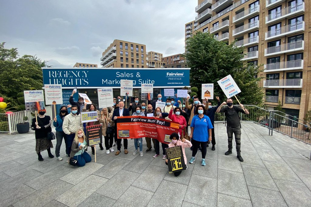 Brilliant protest at the launch of a new #FairviewNewHomes development in London. Thankyou to <a href="/BarryGardiner/">Barry Gardiner MP</a> and our Colindale councillors <a href="/NNarenthira/">Nagus Narenthira</a> for showing up to support us. Let’s do it again! #endourcladdingscandal