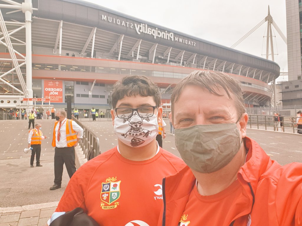 TrickyCase's tweet image. It's good to be back at the @principalitysta to watch @WelshRugbyUnion v @unionargentina... Cmon Wales 🏴󠁧󠁢󠁷󠁬󠁳󠁿🏉