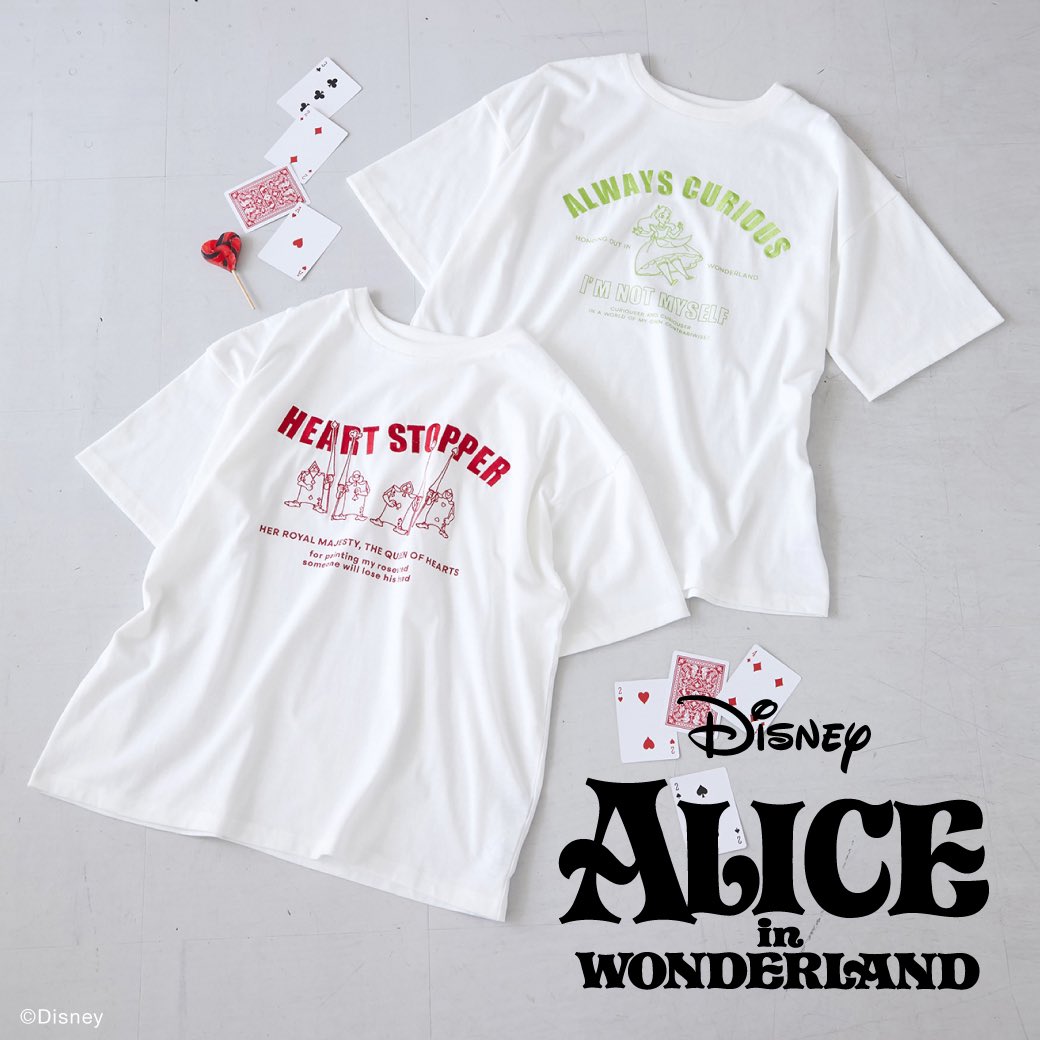 Green Parks Disney Alice In Wonderland Collection アリスとトランプ兵のデザインをカレッジ風にアレンジした刺繍tシャツ トランプ兵のロゴ Heart Stopper は 心臓が止まるほど怖いもの トランプ兵が 心臓が止まるほど怖いもの は Green Parks Disney Alice In Wonderland Collection アリスとトランプ兵のデザインをカレッジ風にアレンジした刺繍tシャツ トランプ兵のロゴ Heart Stopper は 心臓が止まるほど怖いもの トランプ兵が 心臓が止まるほど怖いもの は