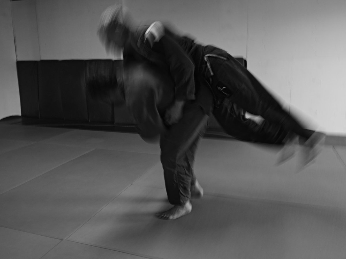 Bobdahm_'s tweet photo. A series on Judo in black and white. #fujifilm #fujifilm_xseries #fujifilm_us #fujilove #judo #jiujitsu #grappling #visualstorytelling https://t.co/GsE8KxaXJP
