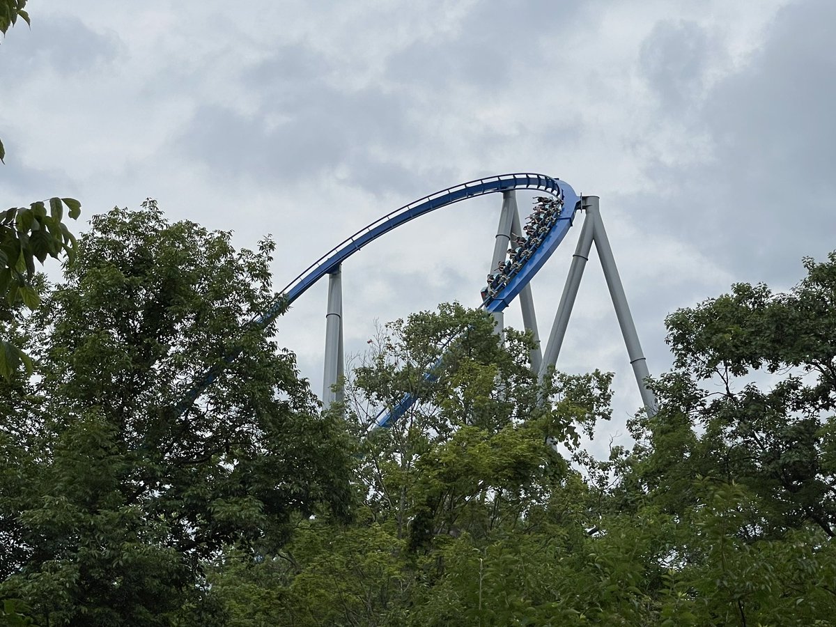 BuckeyeCoaster's tweet photo. Orion at @KingsIslandPR topping over the trees as it flies through the turnaround! The Beast Behind the Scenes Opportunity gives you these unique views of the rides you don’t get to see everyday! #Coasterstock #KingsIsland #KIOrion #Beast40 https://t.co/5xJYezzs12