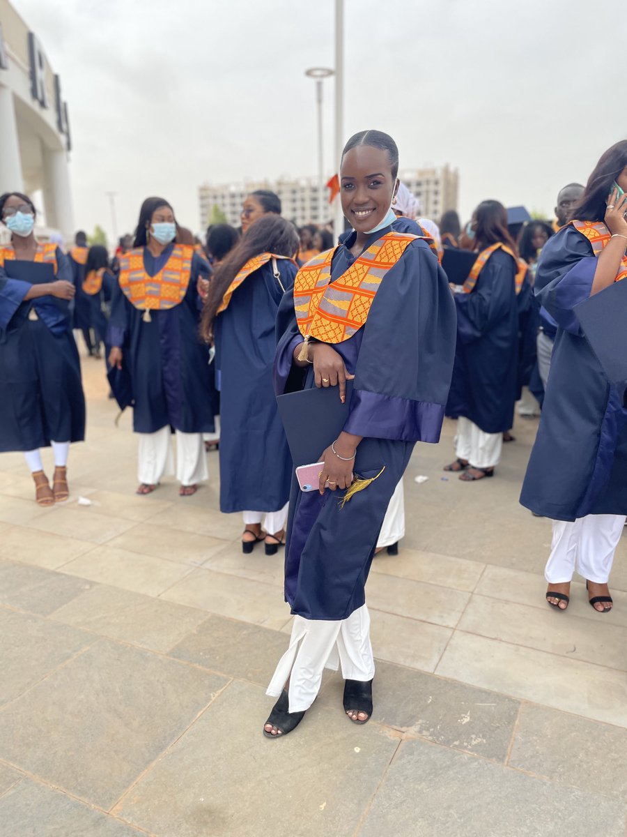 aita_kane's tweet photo. Diplômée en bachelor international trade and marketing 
#ismoise🥰 https://t.co/UUpjWcpgKT