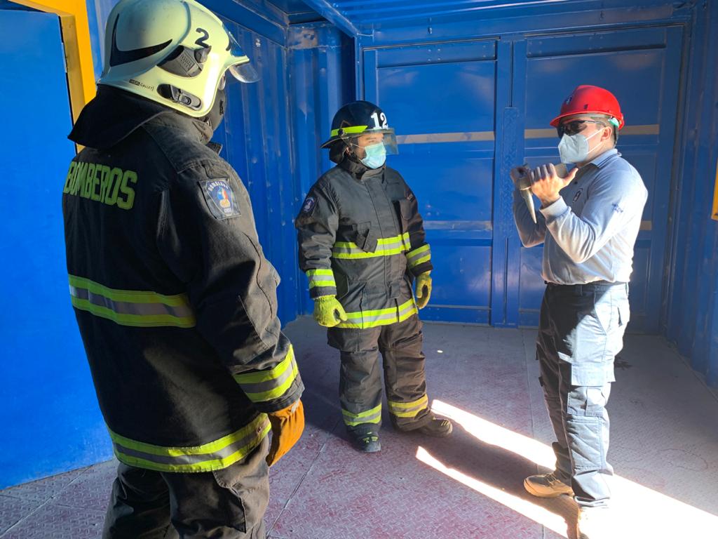 ANB_Chile's tweet photo. En el #CampusNorte de @ANB_Chile se realiza el curso de #EntradaForzada para alumnos del Cuerpo de Bomberos de #Iquique @cbi_iqq 👨‍🚒👩‍🚒#SaberParaServir https://t.co/kbnF3b85K9
