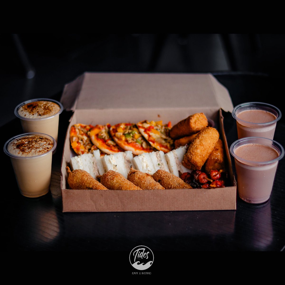 Have you tried our Combo Snack box? 🔥
#tidescafeandbistro #tidesmv #food #goodfood #menu #fooddiary #snacks #snack #combo #combomeal #box #snackbox #iced #coffee #milo #icedcoffee #icedmilo #pizza #sausage #BBQ #spicy #tuna #stuffed #capsicum #egg #sandwich #chinese #rolls