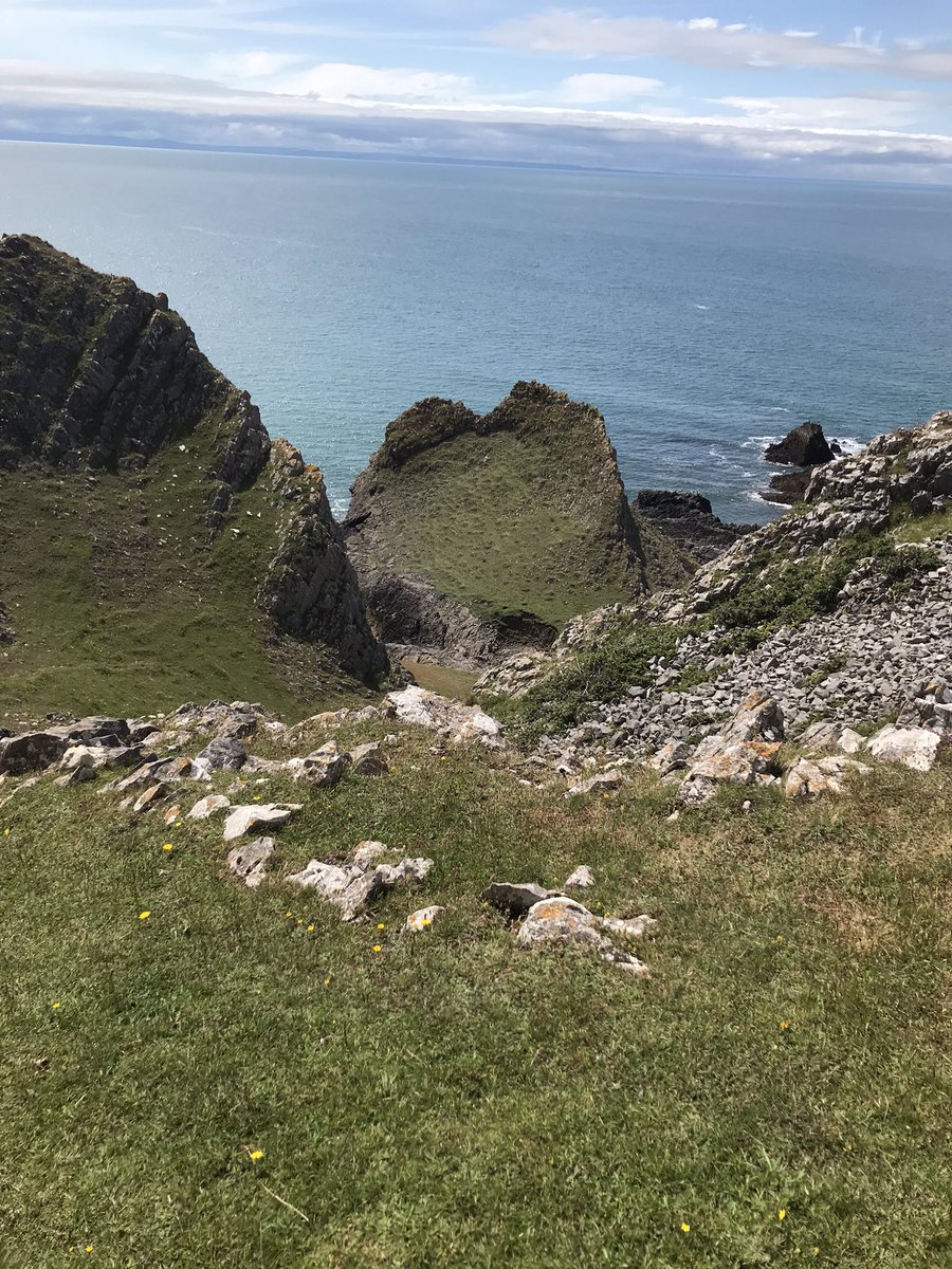 brightk_40's tweet photo. @TeamMacmillan - just finished my first mighty hike on the #Gower 26 miles in 8hrs 29 mins. Lovely views to keep us going https://t.co/ebiOMQSPw3