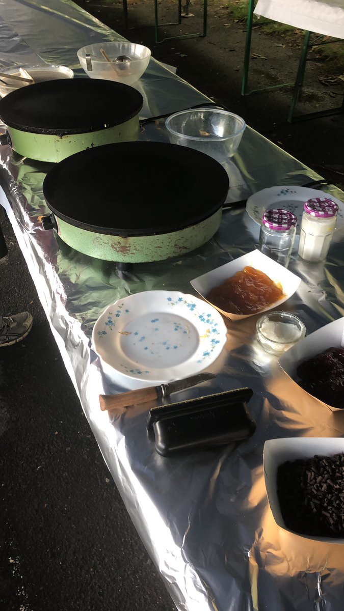 fdbrodeuses's tweet photo. Sur le stand des crêpes 🥞 https://t.co/oZwr4E0MWj