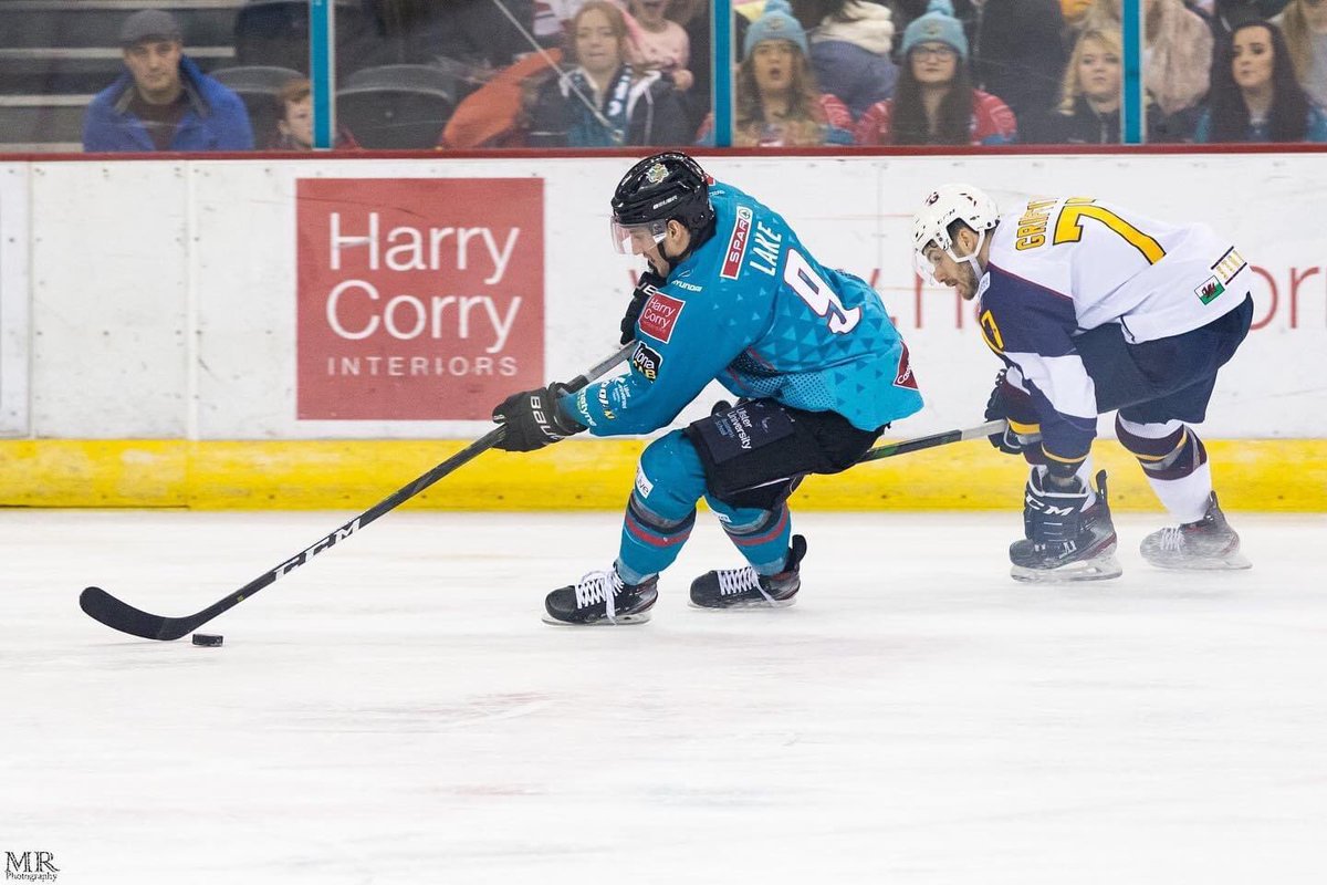 MR_Photography1's tweet photo. Welcome Back Ben Lake
#Giantsreborn #belfastgiants #icehockey #eihl #ssearena #avftb #benlake @BelfastGiants @AVFTB @SSEBelfastArena @BelfastGiantsSC @GiantsOSC @Laker2419 https://t.co/uOxXzc3bEE