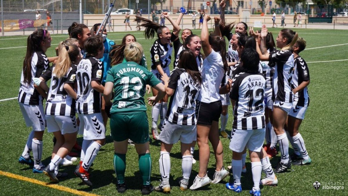 CDCS_Academy's tweet photo. Orelluts, ¡hoy hemos dado un gran paso en el fútbol femenino del @cdcastellon! 🤍🖤
➡️ https://t.co/F2BRWEKMvP
#CanteraAlbinegra
#PPO👂🏻 https://t.co/US3G8ILRpG