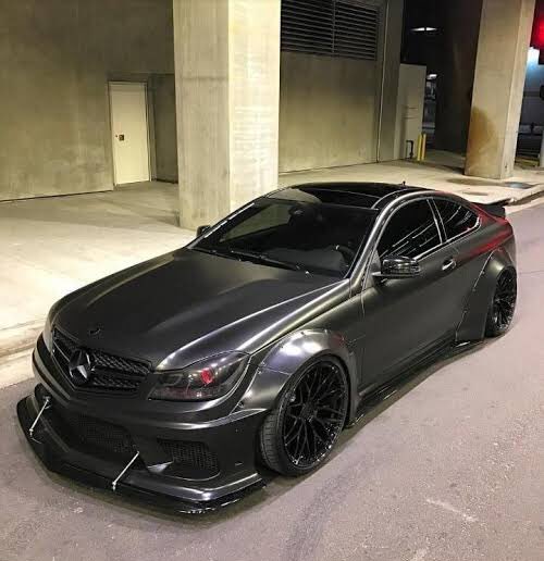 MsibiGugumsibi8's tweet image. To us future Mercedes owners 💃🏽💃🏽🥂🍾🥂. The best or nothing 😁.