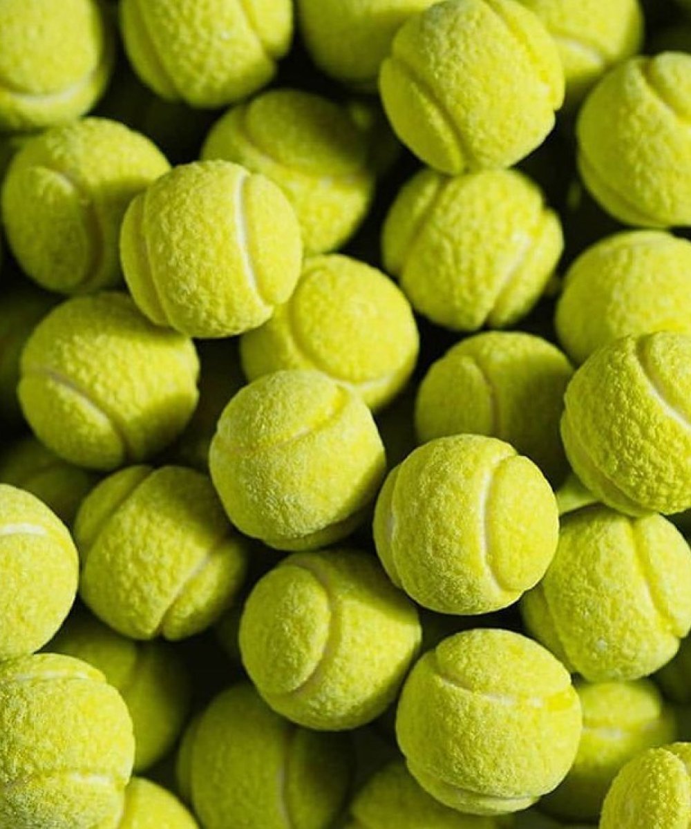 Watching the tennis matches this weekend? Who are you routing for? Let us know in the comments. 🎾 

#tennis #tennisgumballs #winbledon #tenniscandy #sugarpova #mariasharapova