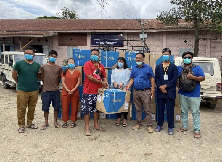 EveryInfMatters's tweet photo. Thanks to our partners @HighlandGroupIN, DuPont, @CryptoRelief_ , CDI, @dasra, @GodrejGroup and more, we were able to distribute 3000 PPE to Churachandpur &amp; Assam hospitals &amp; COVID Care Centres, distribute 50,000 sanitizers, and give truckloads of oxygen concentrators! https://t.co/LO8XvemR0D
