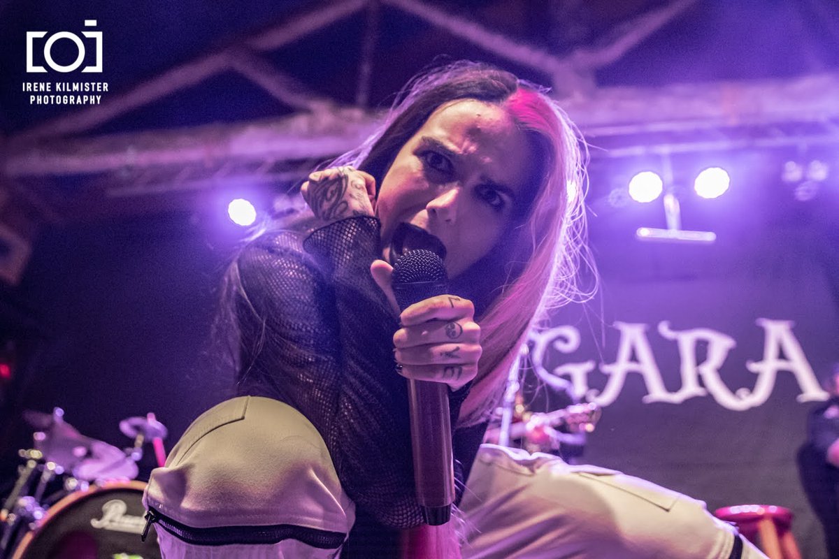 Irene_Kilmister's tweet image. @KenzyLoevett de @weareMEGARA ayer en @SalaBoveda_Bcn

#megara #pinkside #Metal