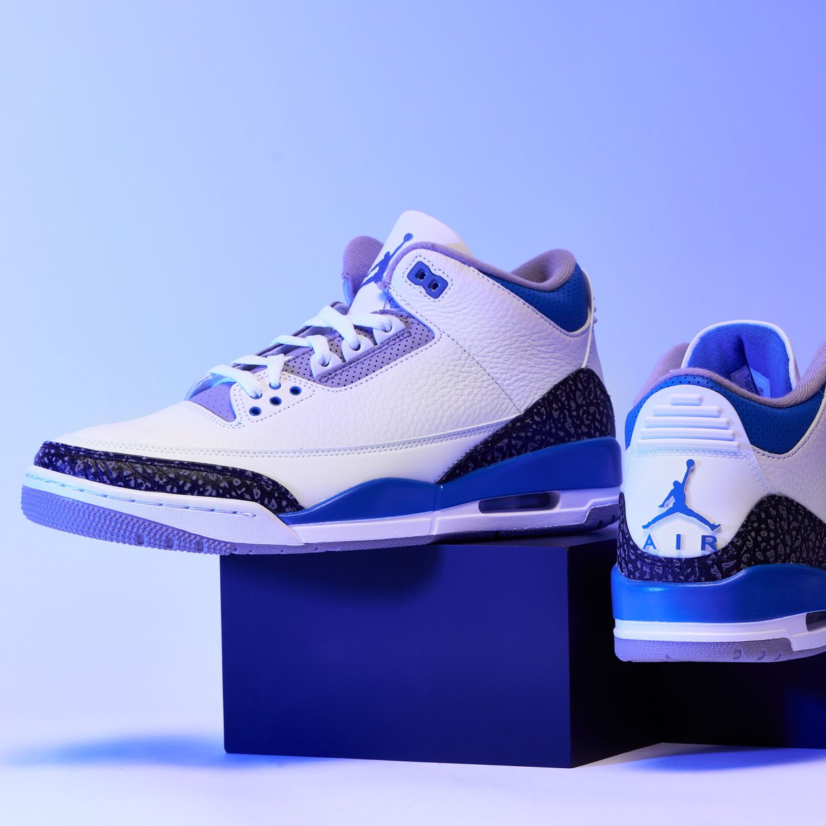 Foot Locker A Timeless Silhouette Jordan Retro 3 Racer Blue Is Now Available In Full Family Sizing Shop T Co Itoyulemyw T Co S7wzmpmjte