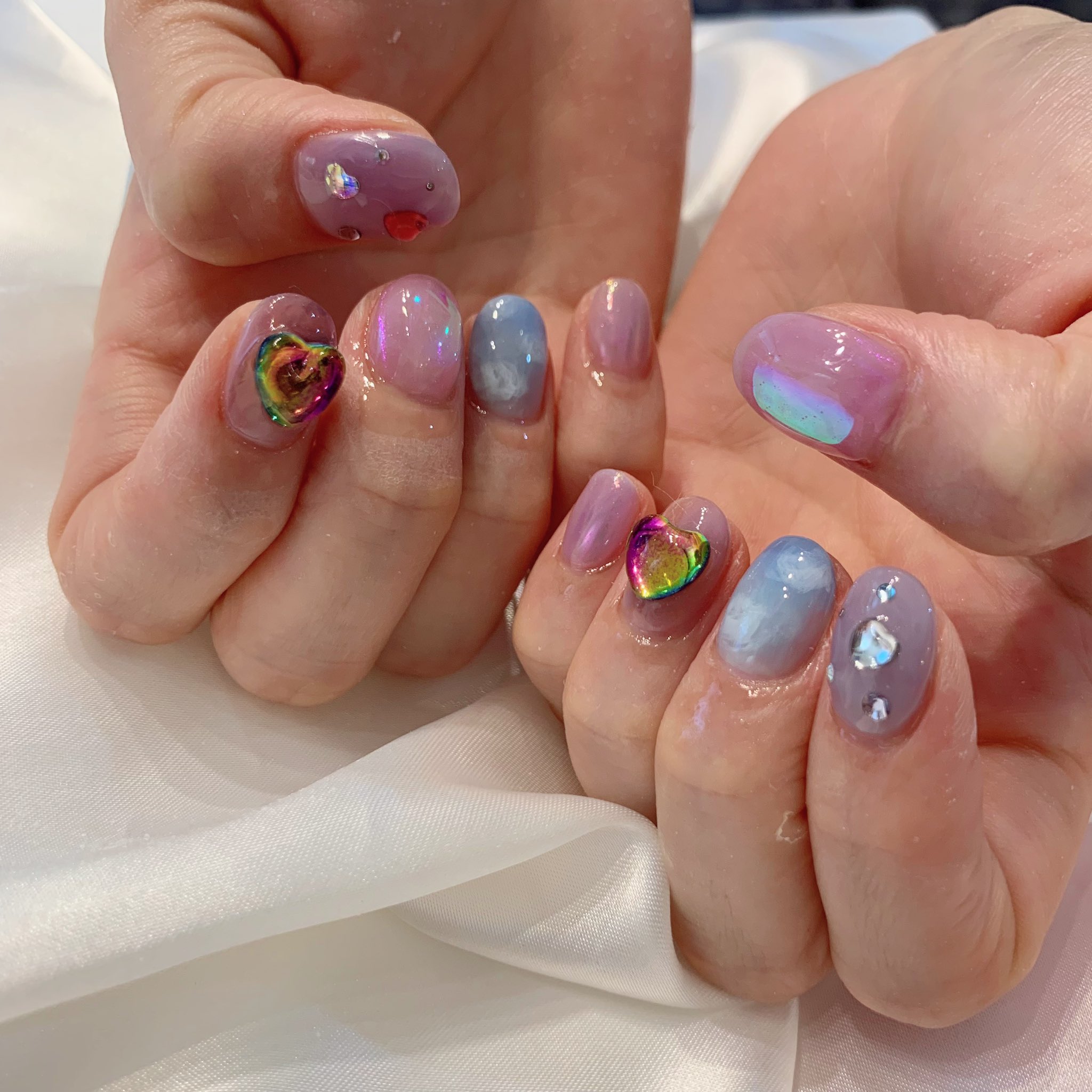 Chi Weekendのmvの色イメージでネイルしてもらった 夏 ネイリストさんもテヨンちゃんかわいいって T Co I3ak33gxdl Twitter