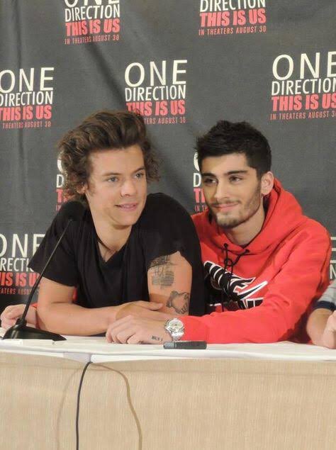 XimenaC2811's tweet photo. Mom it wasn’t a phase, it’s a lifestyle #OneDirection #JBvs1D https://t.co/lJTIsSDcfH