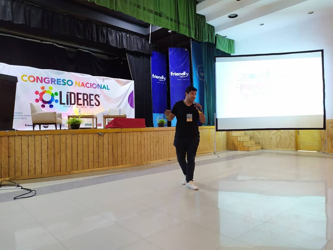 DanyLira3's tweet photo. Presentación de la ponencia "Innovar o morir".
Congreso Líderes en Ingeniería 2021 https://t.co/lv3p1luSgu