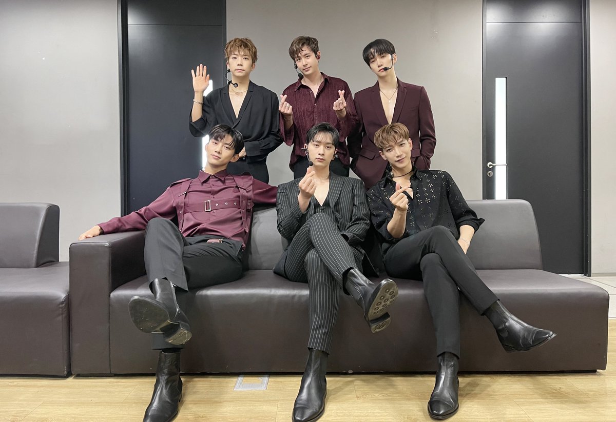 follow_2PM's tweet photo. [핫티턴]
오늘도 많은 응원 해 준 핫티들 ❤️‍🔥
2PM 잠깐 더 볼 수 있게 🥺
2PM 조금 더 알 수 있게 🥰
내일 저녁 8시 NOW. SPECIAL SHOW
<오늘 저녁 집 앞 카페> 함께 달려줄거죠?🤟

#2PM #투피엠
#MUST
#해야해 #Makeit
#쇼음악중�� https://t.co/egKcMKAg2y