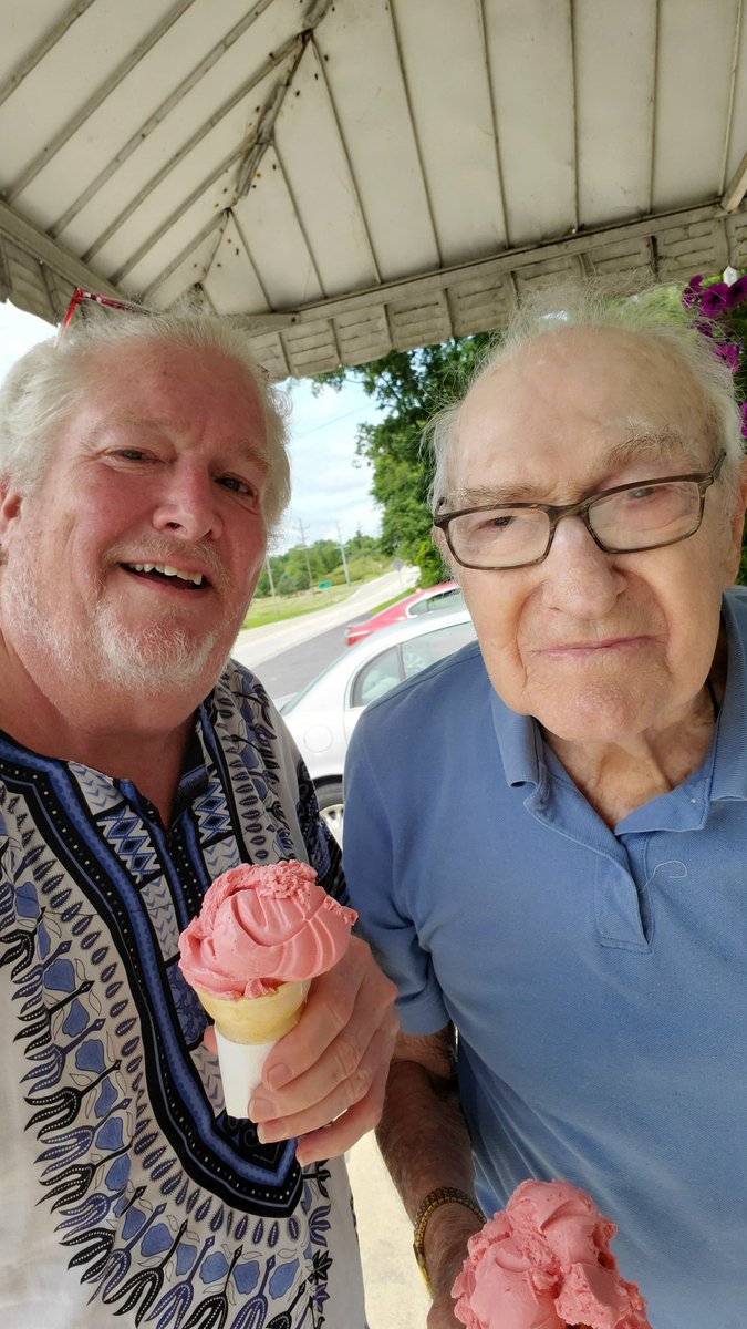tymmoss's tweet photo. Dad and I have been hitting some of my old haunts in Indiana.
HAPS (Mr Happy Burger) a Logansport staple.
Their cherry cokes are amazing...
Char-Bett for an Ice Cream Cone
#familytime #memories #funwithdad #lifeoftym #gaymoviestar #lgbtactivist
@tymmoss https://t.co/Upwa2ZyL7c
