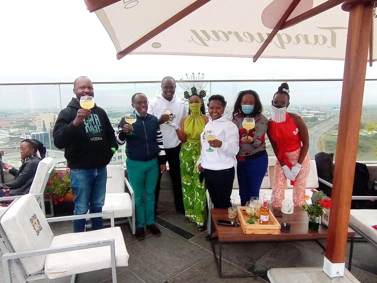 #TanquerayAtEmara
#UnmistakeblyTanqueray
#SkyLounge